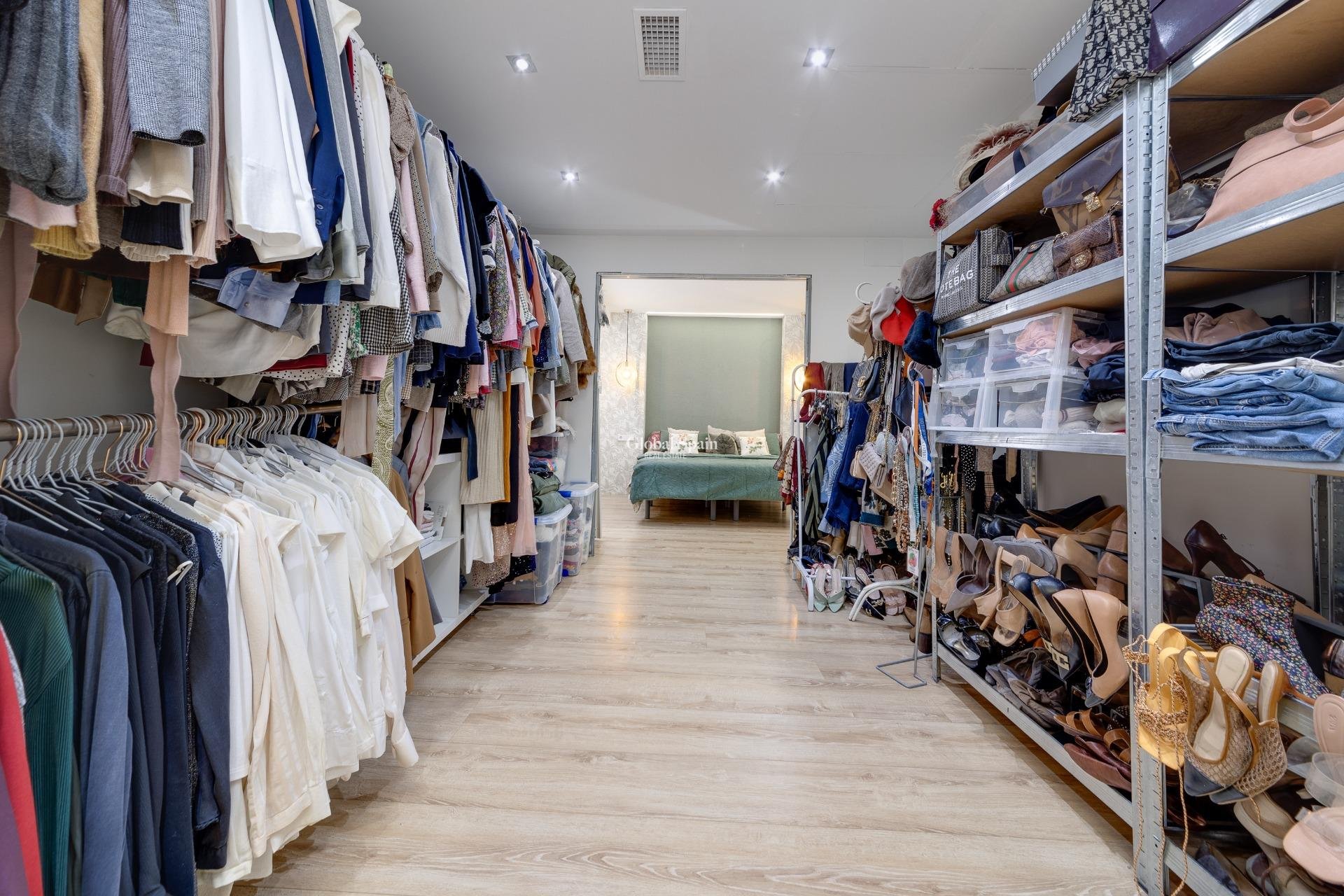 Odsprzedaż - MIESZKANIE -
TORREVIEJA - Playa del Cura