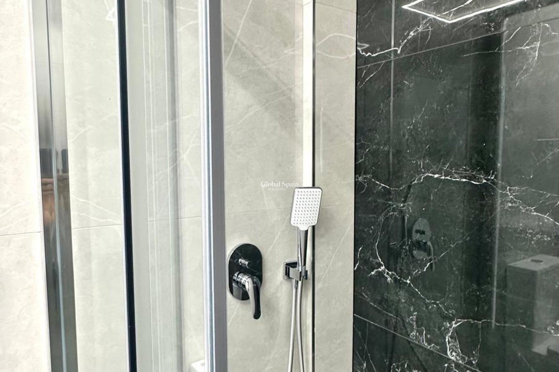 Odsprzedaż - MIESZKANIE -
TORREVIEJA - Playa del Cura