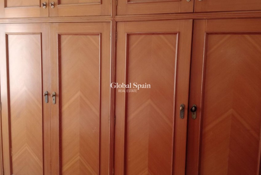 Odsprzedaż - MIESZKANIE -
TORREVIEJA - Playa del Cura