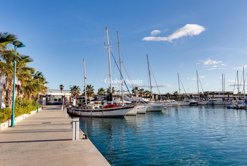 Odsprzedaż - MIESZKANIE -
TORREVIEJA - Playa del Cura