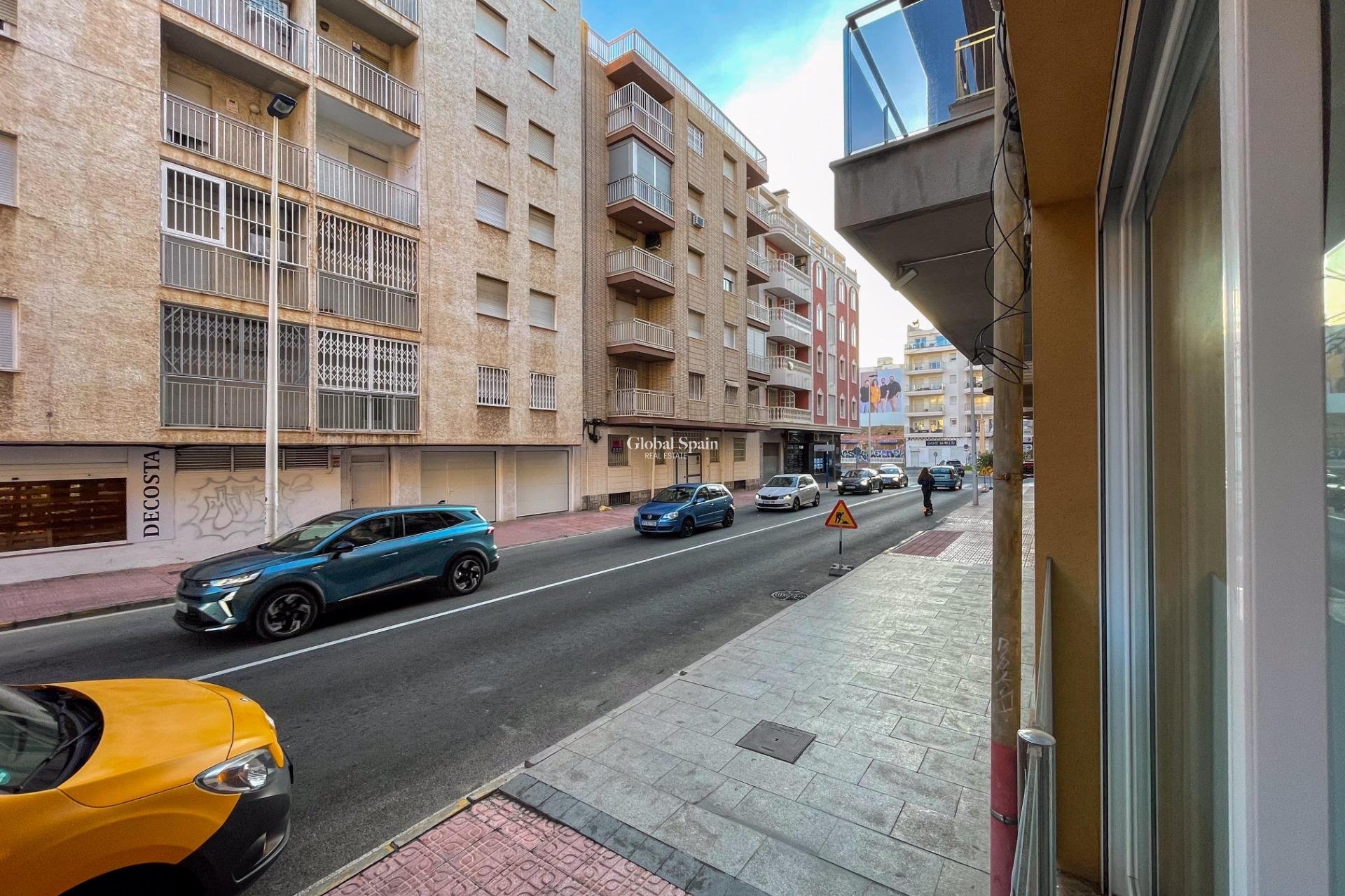 Odsprzedaż - MIESZKANIE -
TORREVIEJA - Playa del Cura