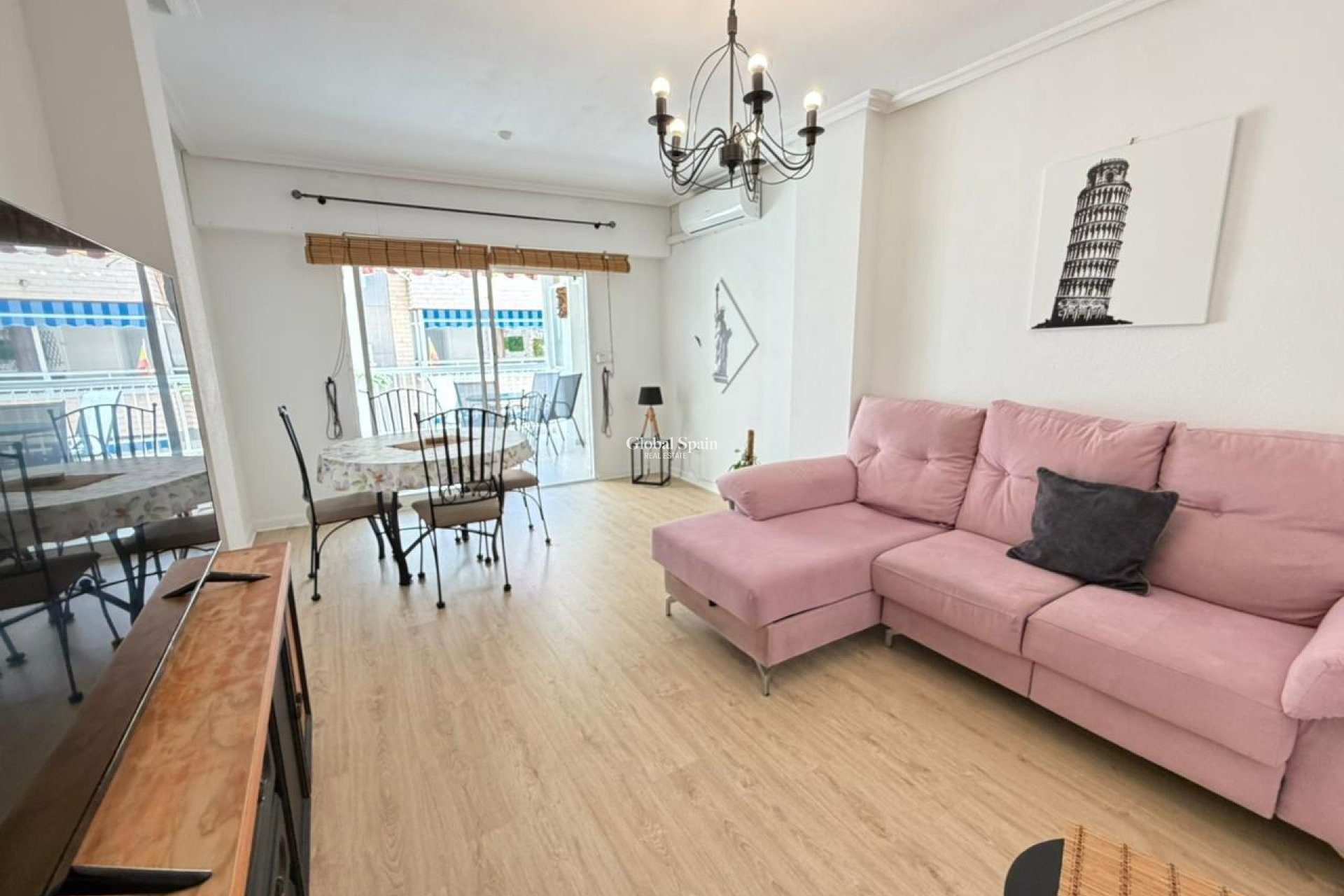 Odsprzedaż - MIESZKANIE -
TORREVIEJA - Playa del Cura