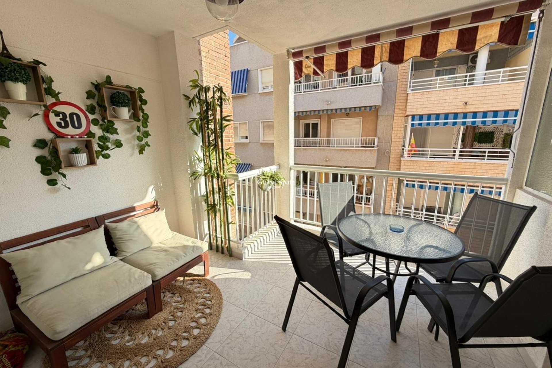 Odsprzedaż - MIESZKANIE -
TORREVIEJA - Playa del Cura