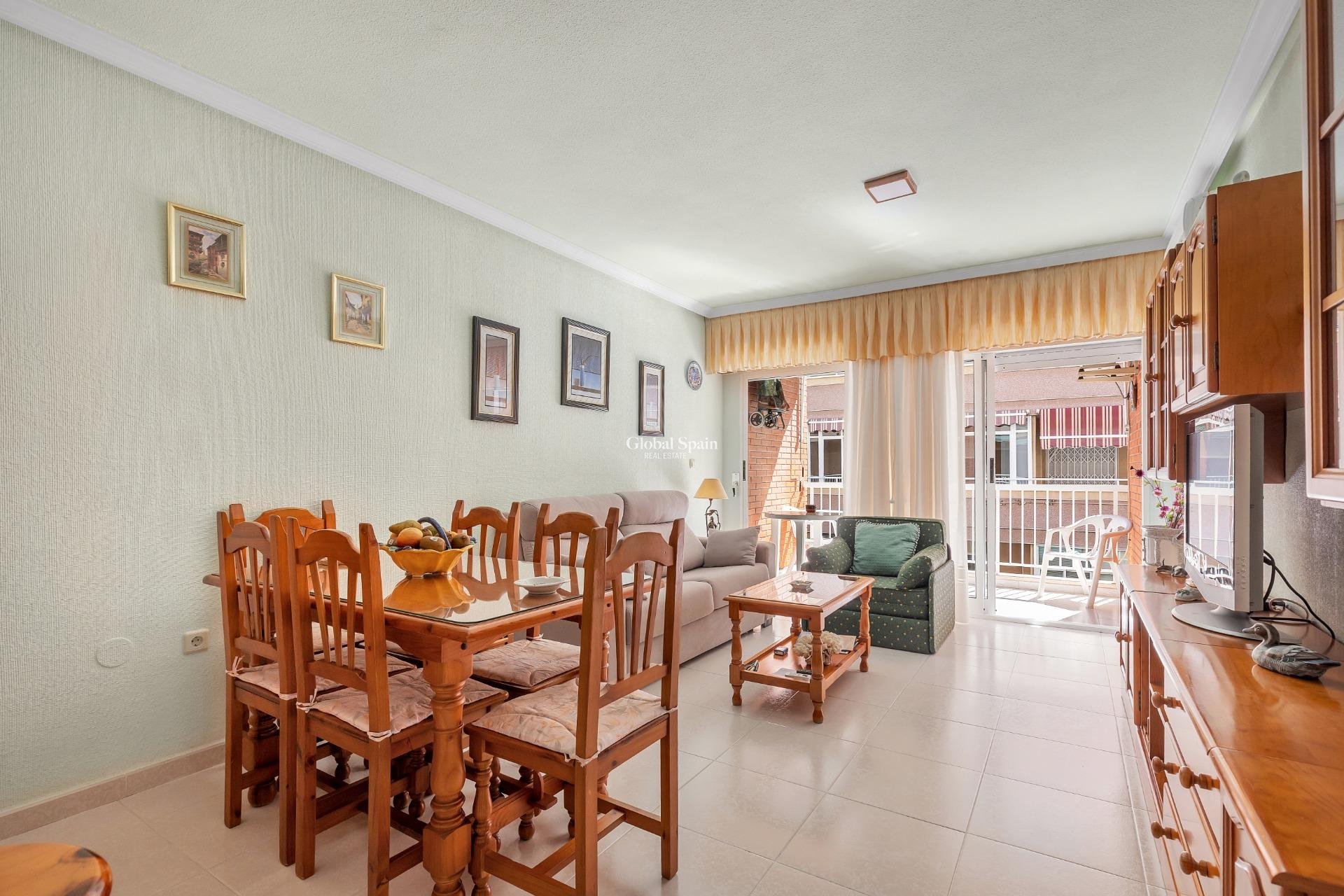 Odsprzedaż - MIESZKANIE -
TORREVIEJA - Playa del cura