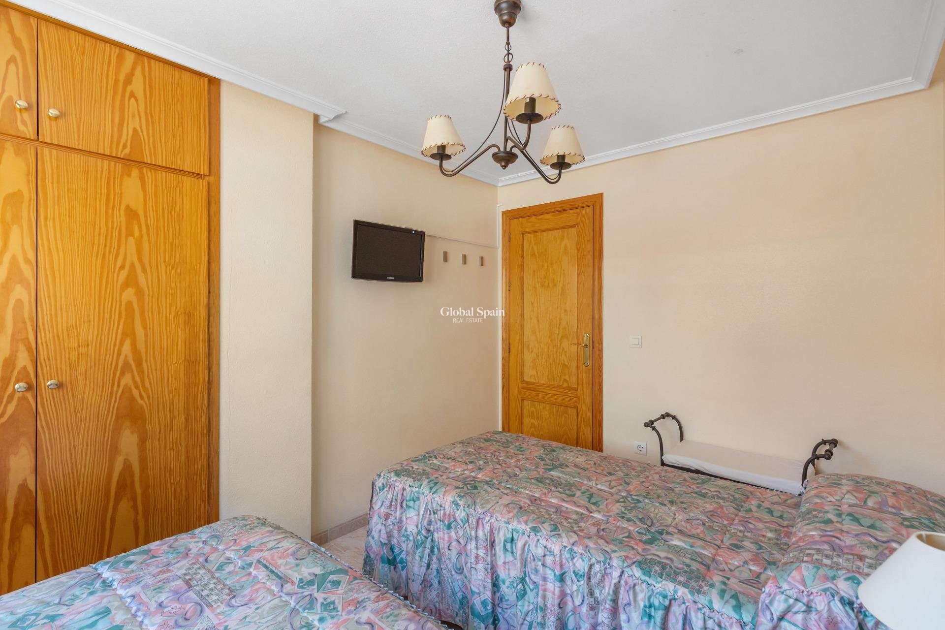 Odsprzedaż - MIESZKANIE -
TORREVIEJA - Playa del cura