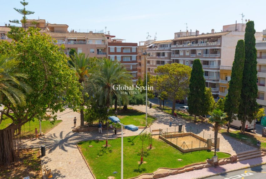 Odsprzedaż - MIESZKANIE -
TORREVIEJA - Playa del cura