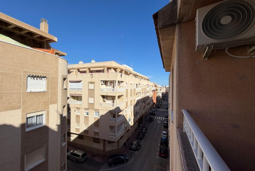 Odsprzedaż - MIESZKANIE -
TORREVIEJA - Playa del Cura