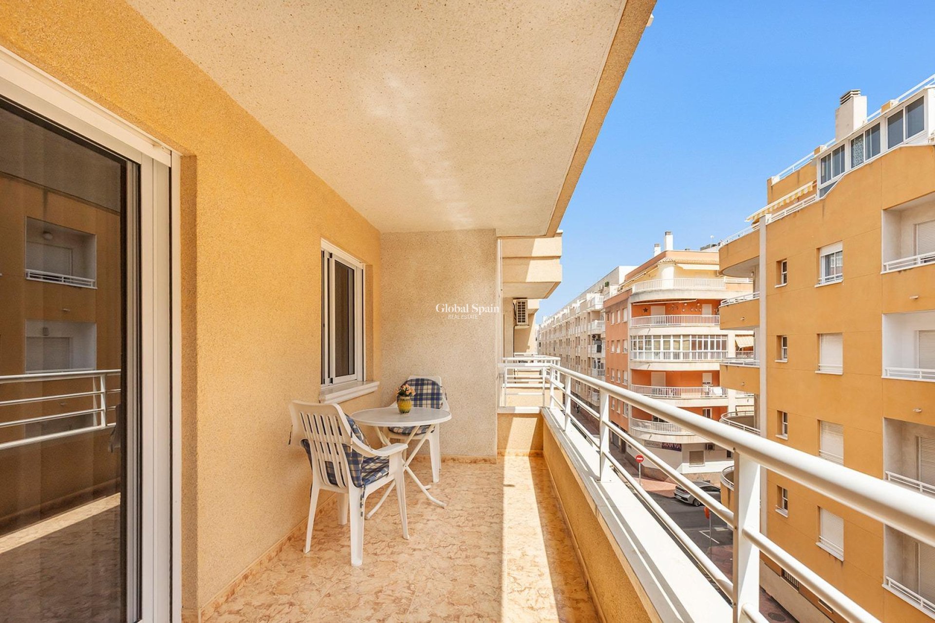 Odsprzedaż - MIESZKANIE -
TORREVIEJA - Playa del cura