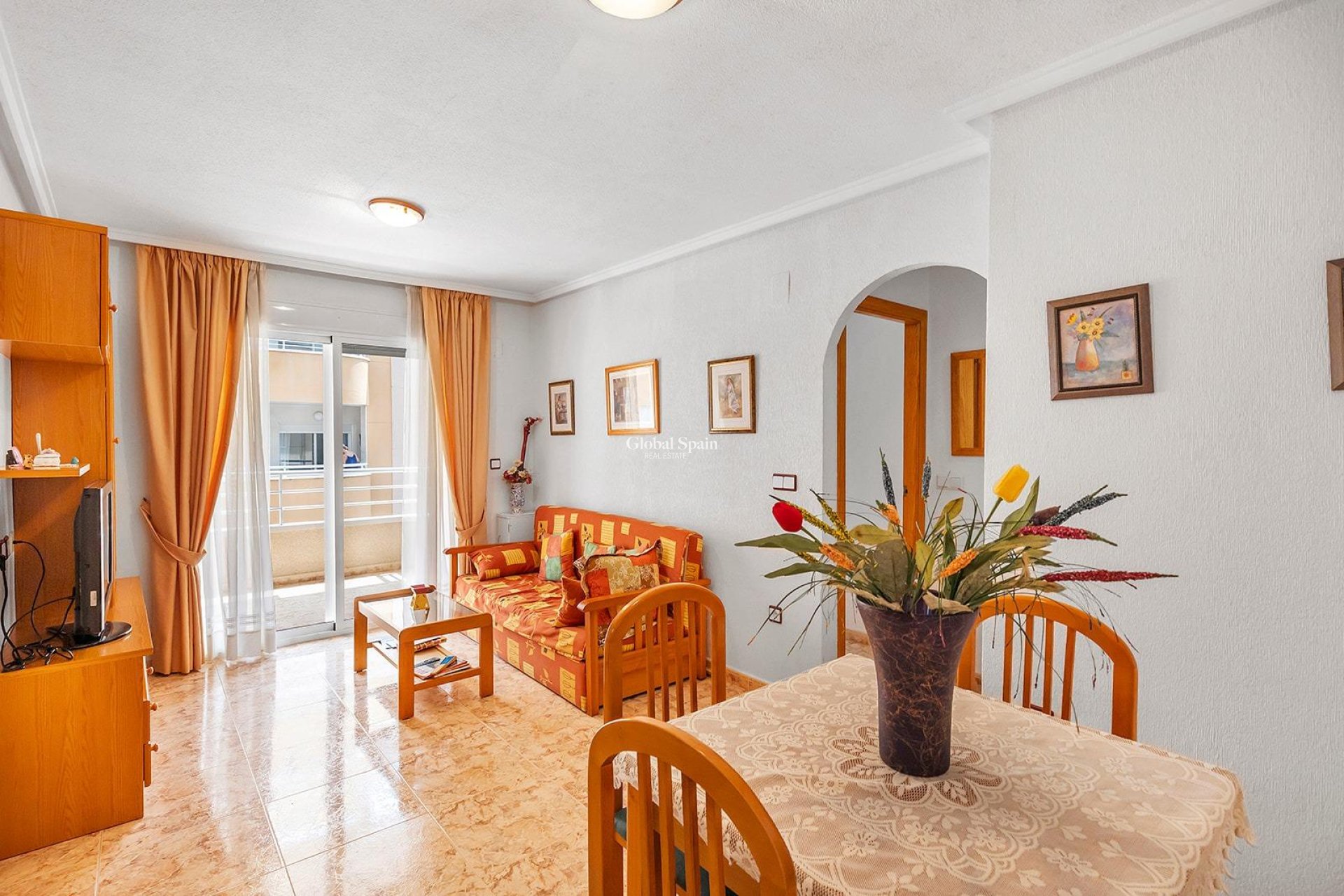 Odsprzedaż - MIESZKANIE -
TORREVIEJA - Playa del cura