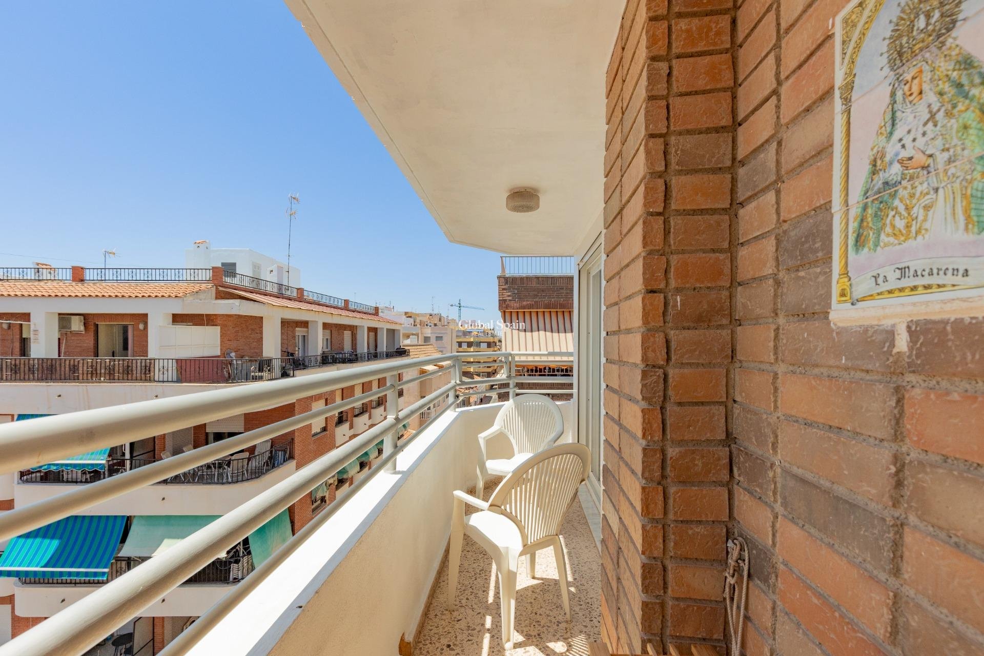 Odsprzedaż - MIESZKANIE -
TORREVIEJA - Playa del cura
