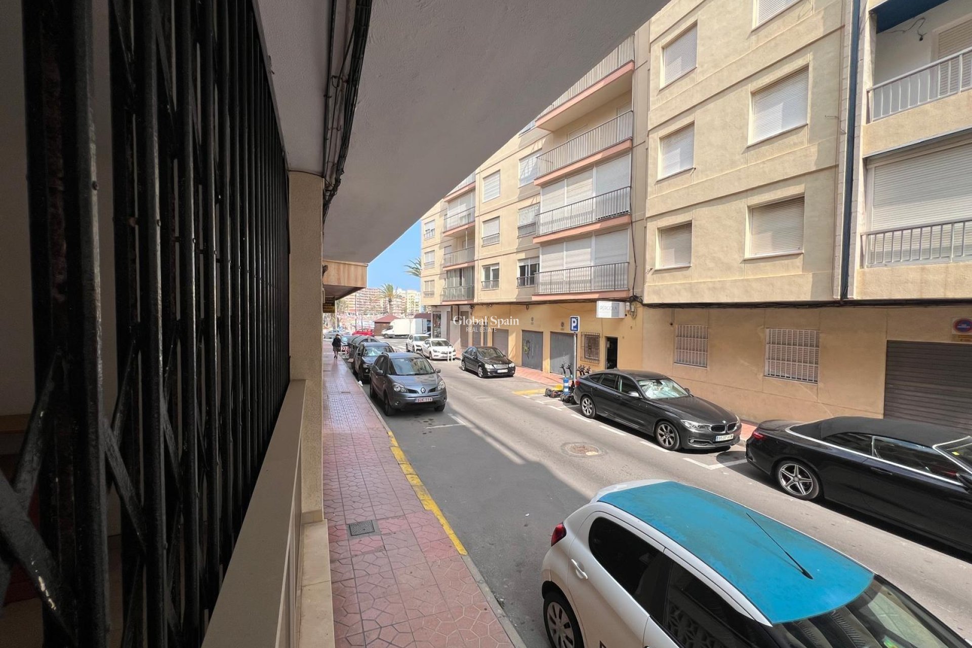 Odsprzedaż - MIESZKANIE -
TORREVIEJA - Playa del Cura
