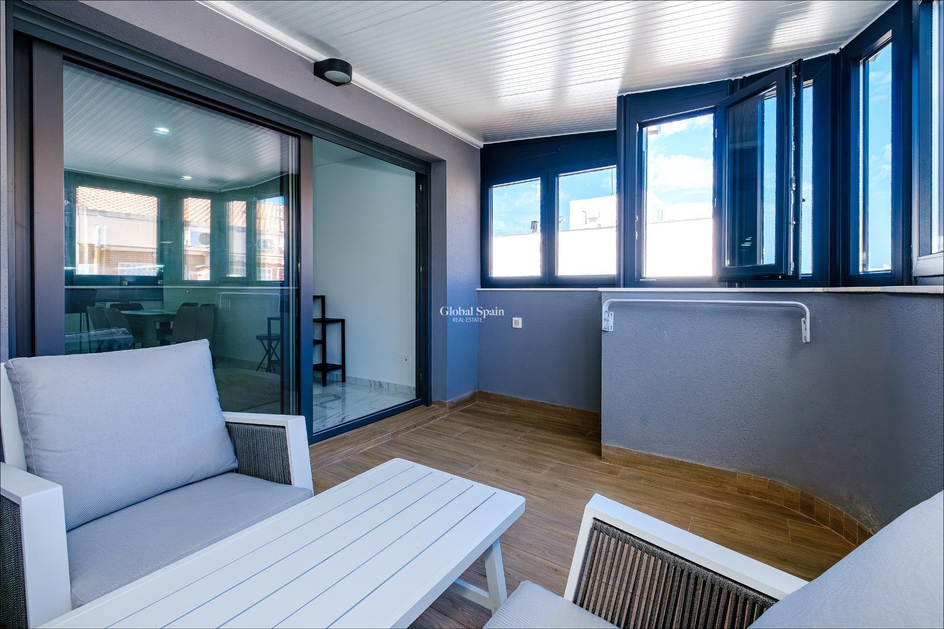 Odsprzedaż - MIESZKANIE -
TORREVIEJA - Playa del Cura