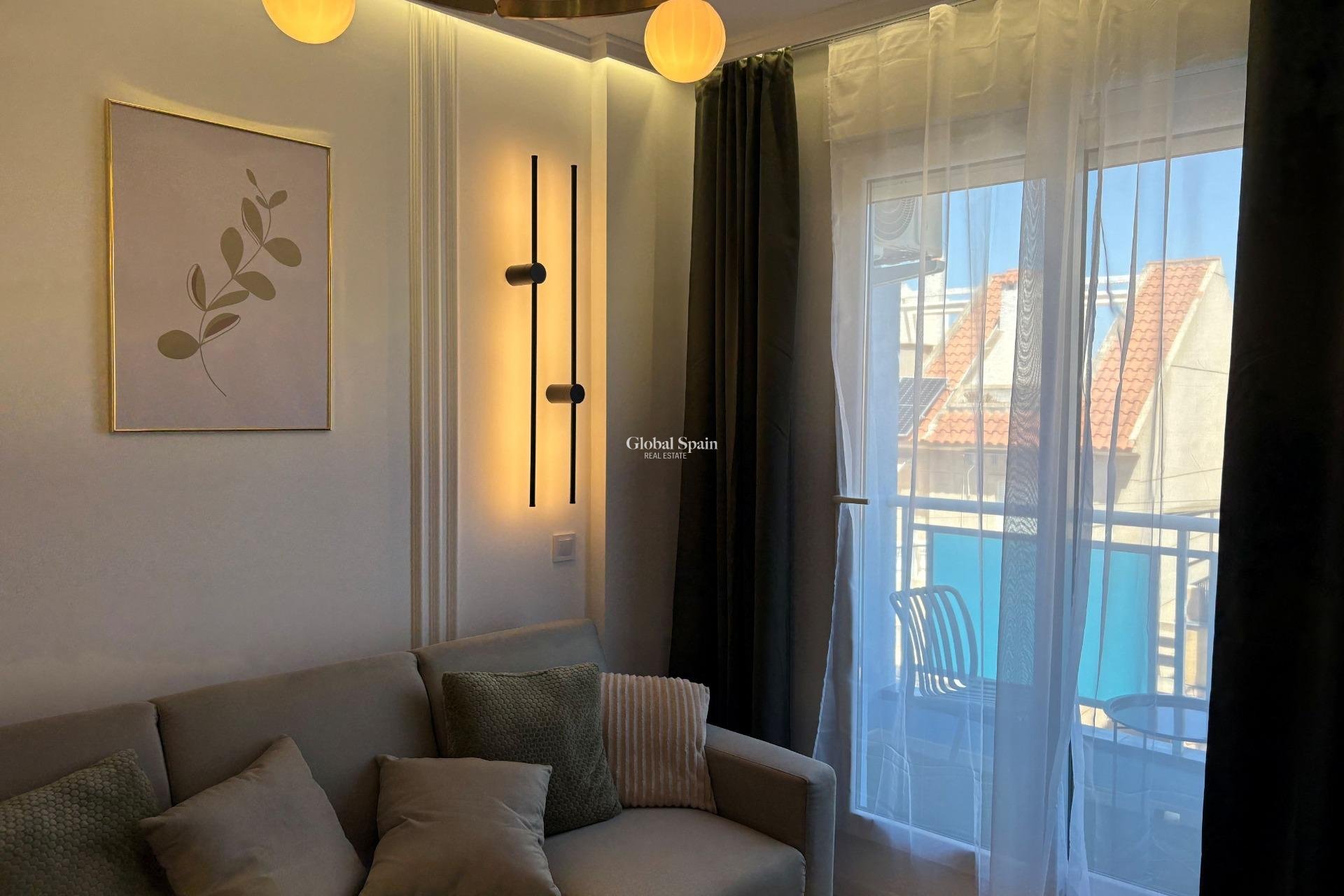 Odsprzedaż - MIESZKANIE -
TORREVIEJA - Playa del Cura