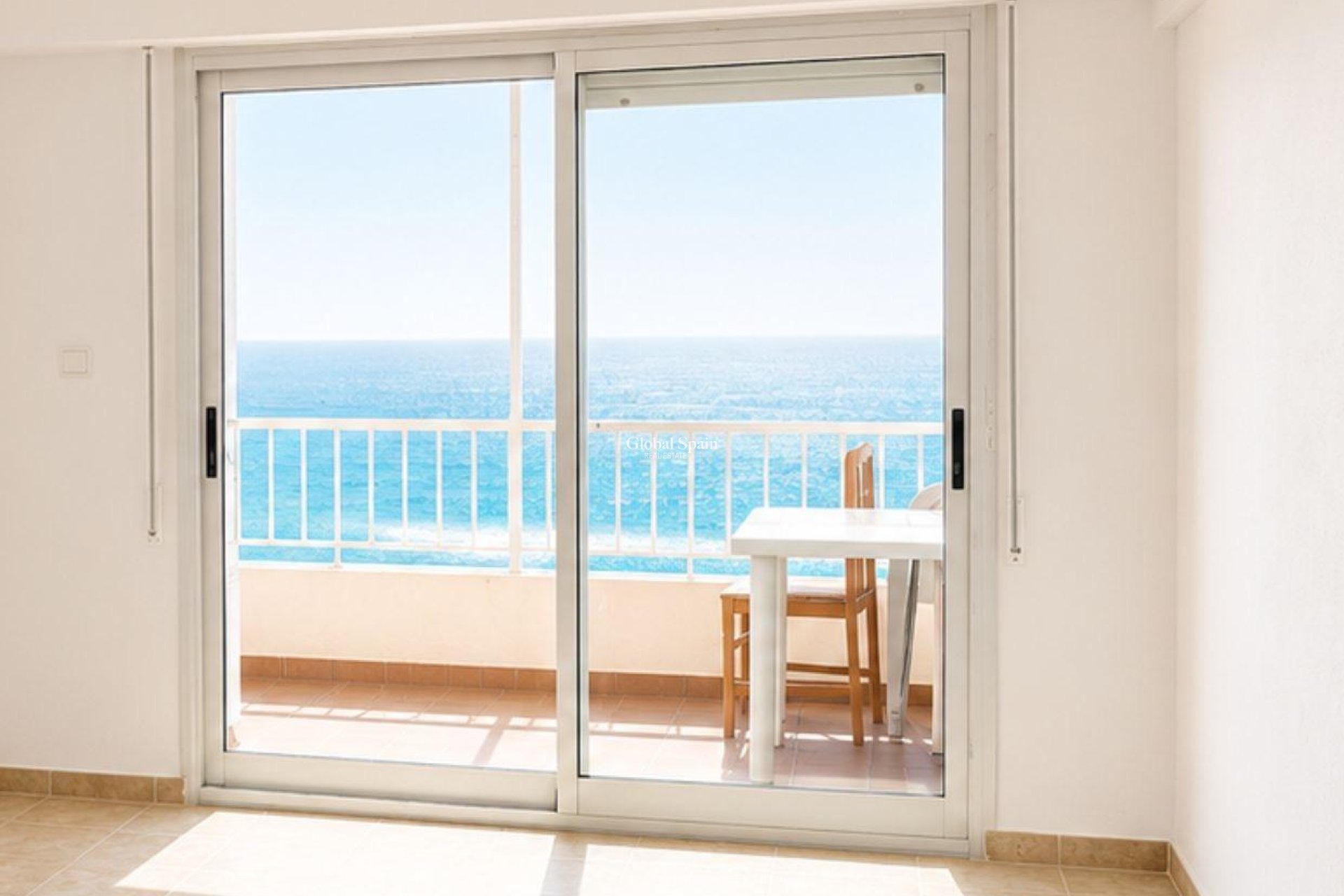 Odsprzedaż - MIESZKANIE -
TORREVIEJA - Playa del Cura