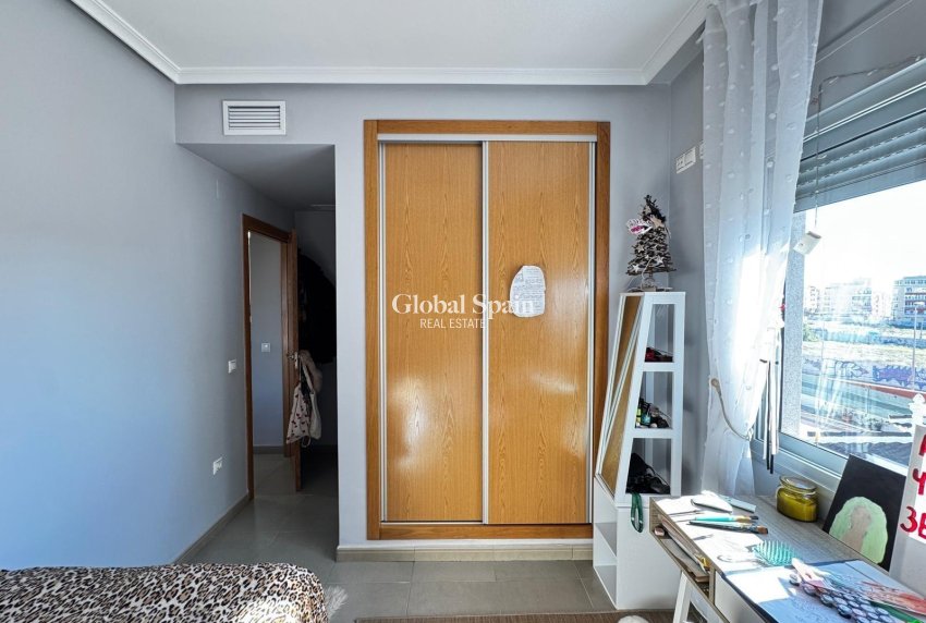 Odsprzedaż - MIESZKANIE -
TORREVIEJA - Playa del Cura