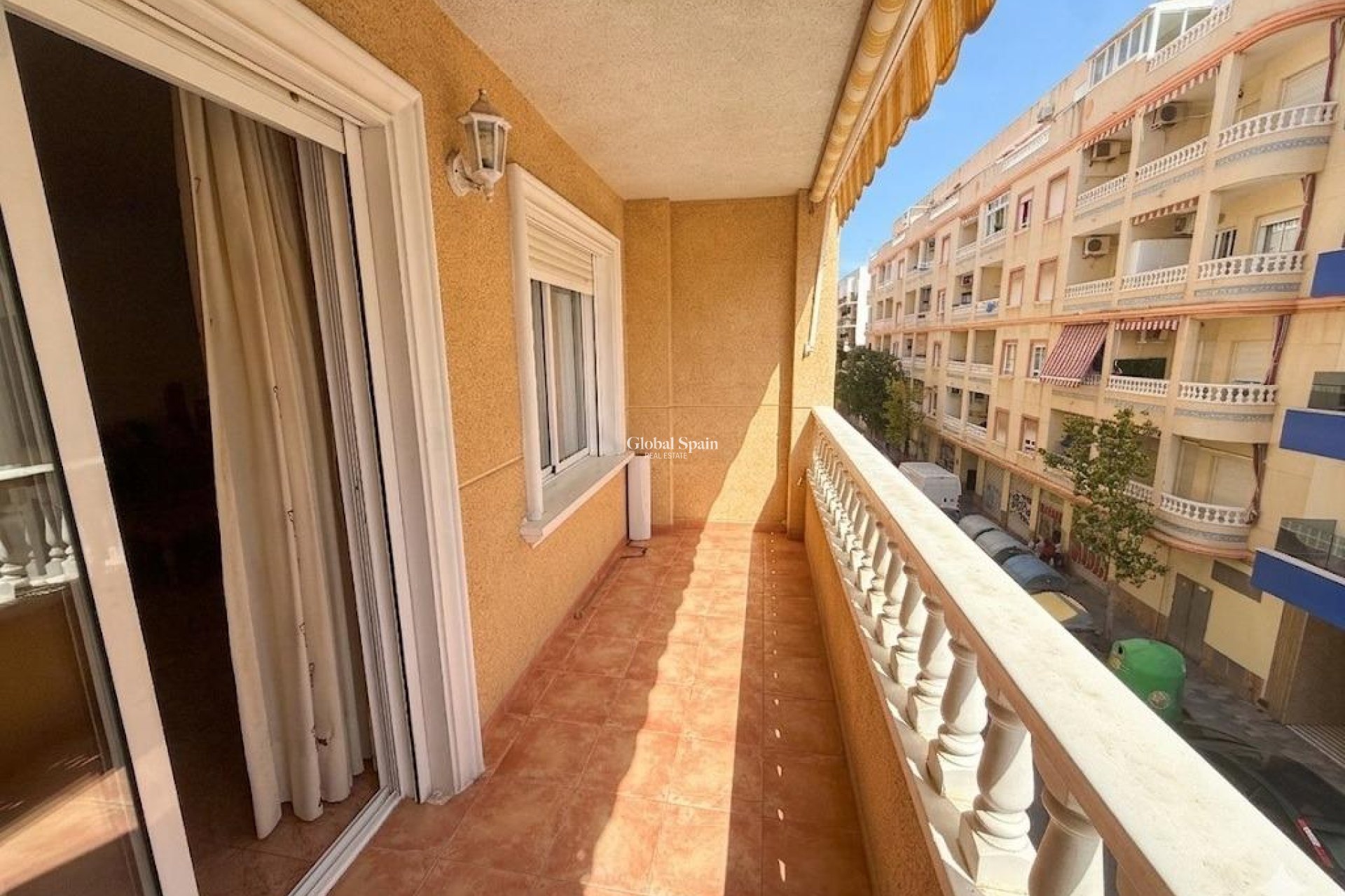 Odsprzedaż - MIESZKANIE -
TORREVIEJA - Playa del cura