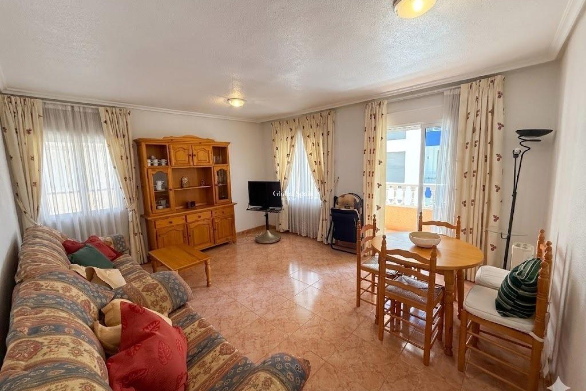 Odsprzedaż - MIESZKANIE -
TORREVIEJA - Playa del cura