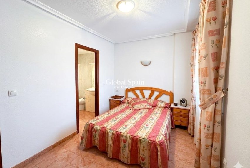Odsprzedaż - MIESZKANIE -
TORREVIEJA - Playa del cura