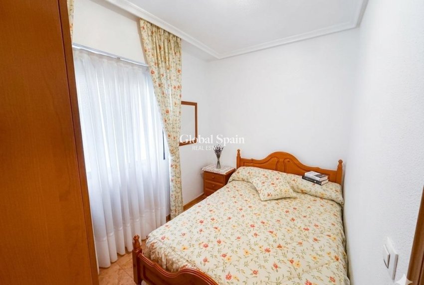Odsprzedaż - MIESZKANIE -
TORREVIEJA - Playa del cura