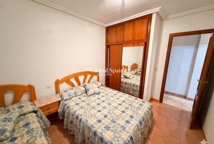 Odsprzedaż - MIESZKANIE -
TORREVIEJA - Playa del cura