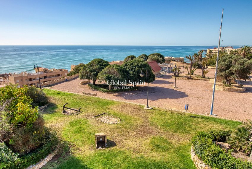 Odsprzedaż - MIESZKANIE -
TORREVIEJA - Playa del cura