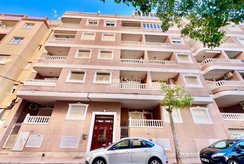 Odsprzedaż - MIESZKANIE -
TORREVIEJA - Playa del Cura