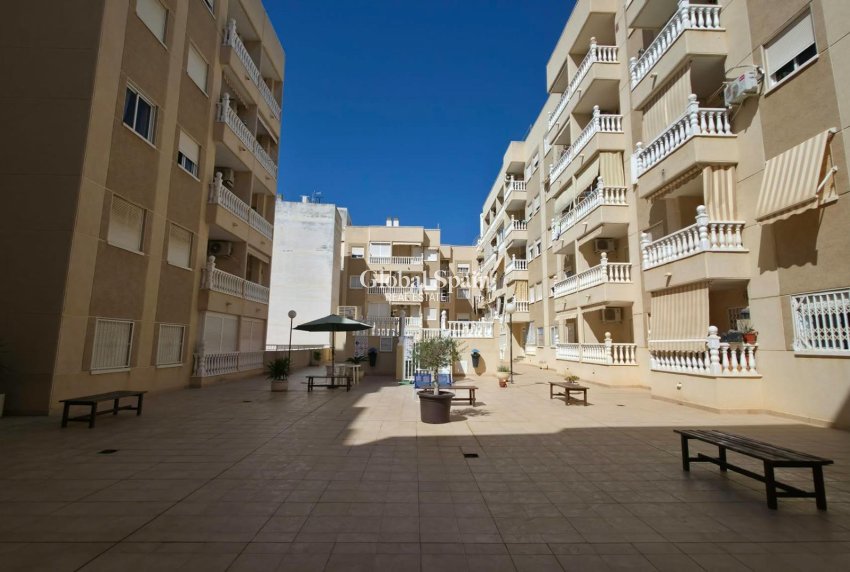 Odsprzedaż - MIESZKANIE -
TORREVIEJA - Playa del Cura
