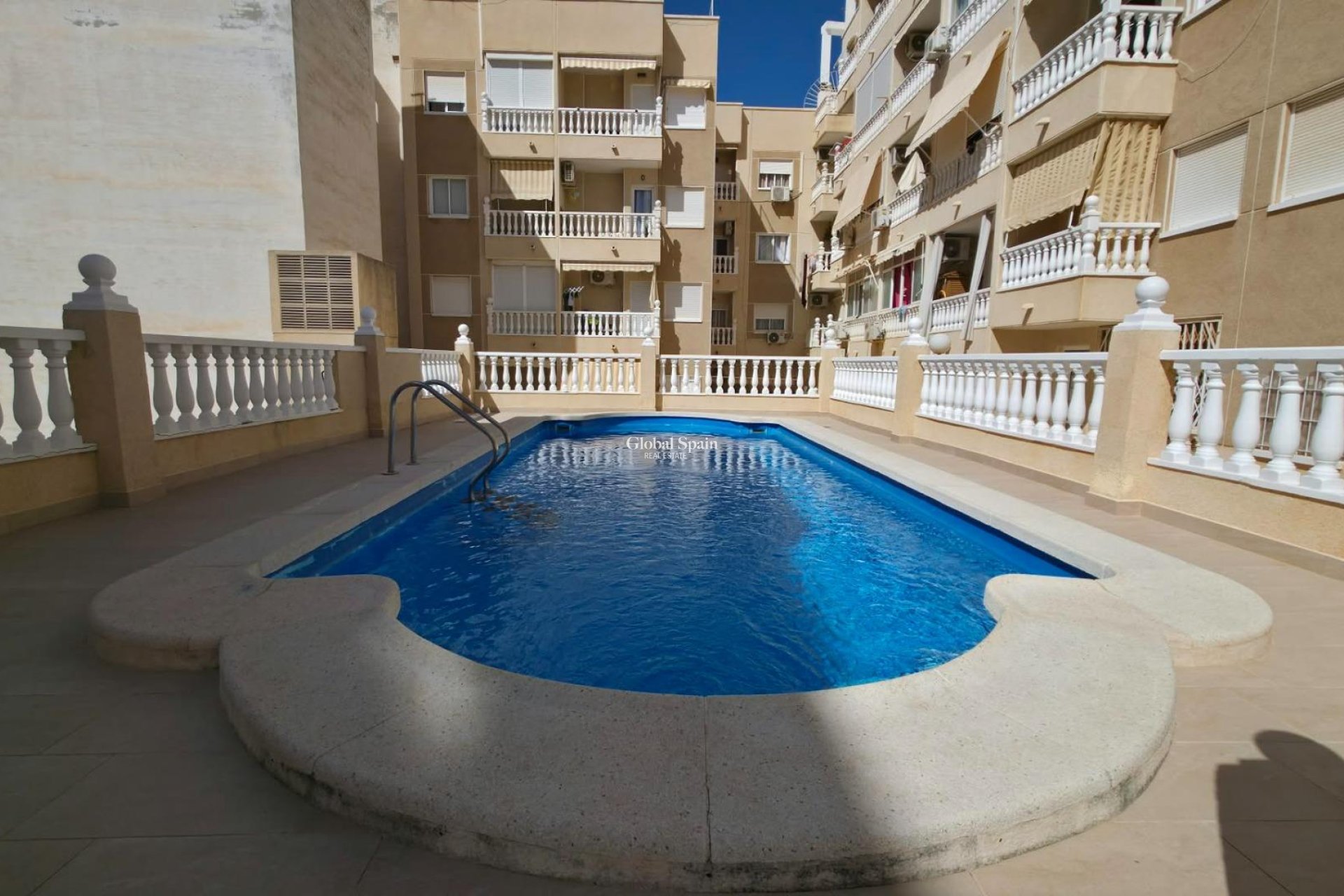 Odsprzedaż - MIESZKANIE -
TORREVIEJA - Playa del Cura