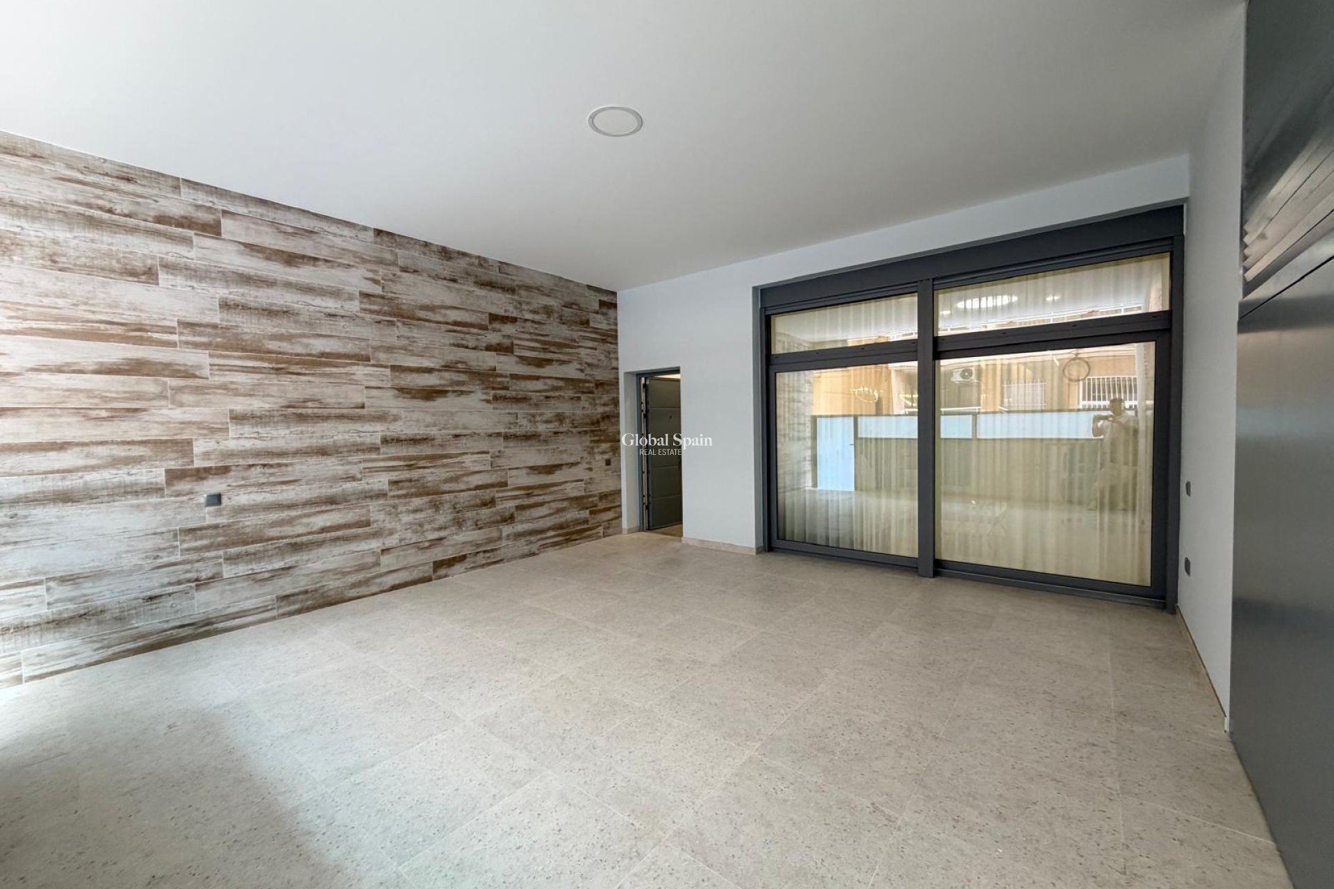 Odsprzedaż - MIESZKANIE -
TORREVIEJA - Playa del Cura