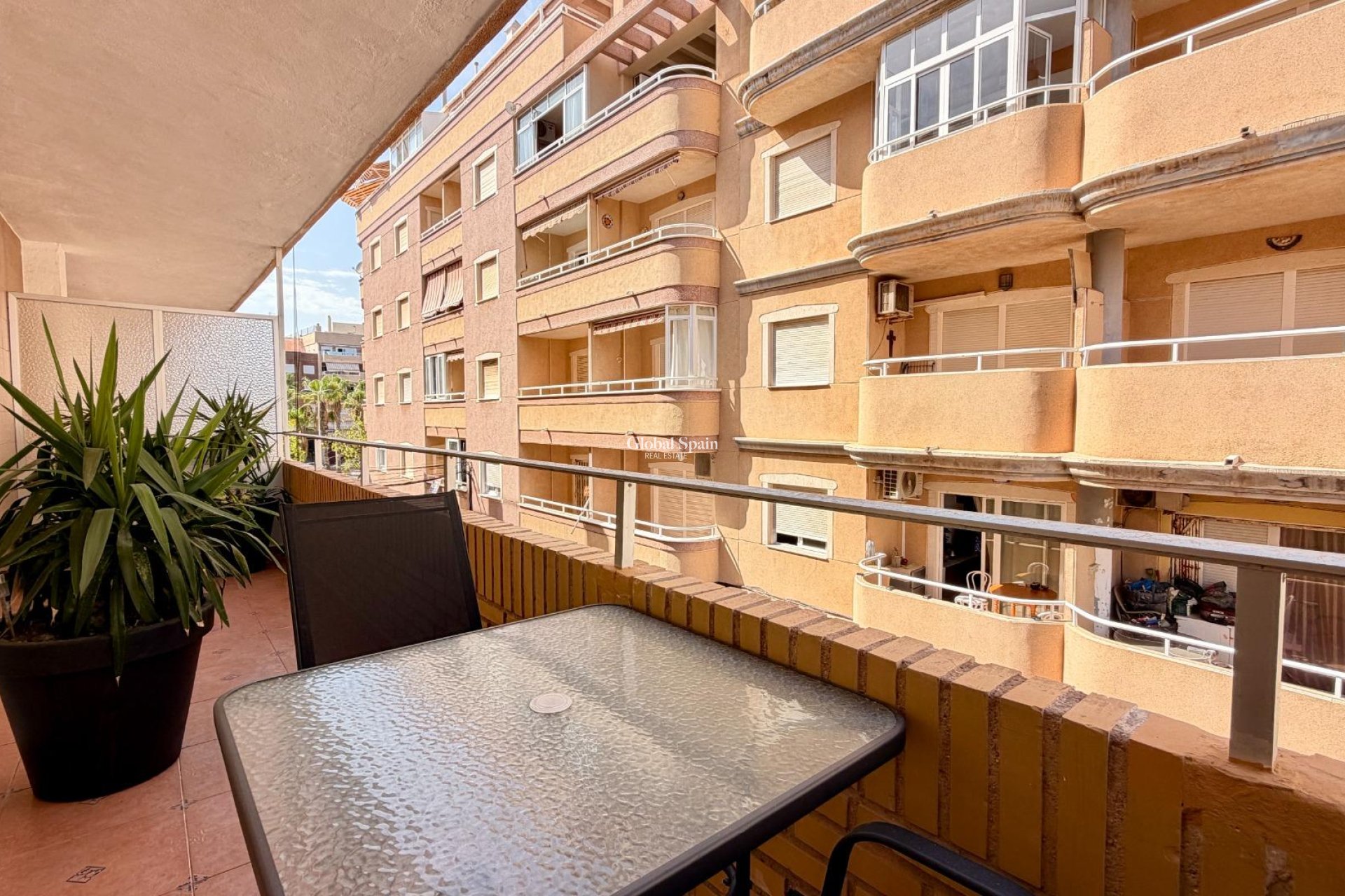 Odsprzedaż - MIESZKANIE -
TORREVIEJA - Playa del Cura