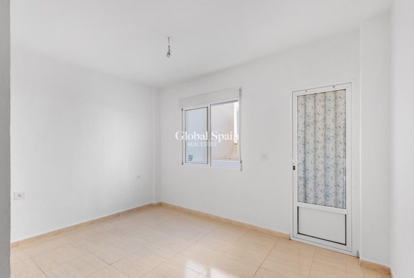 Odsprzedaż - MIESZKANIE -
TORREVIEJA - Puerto Deportivo