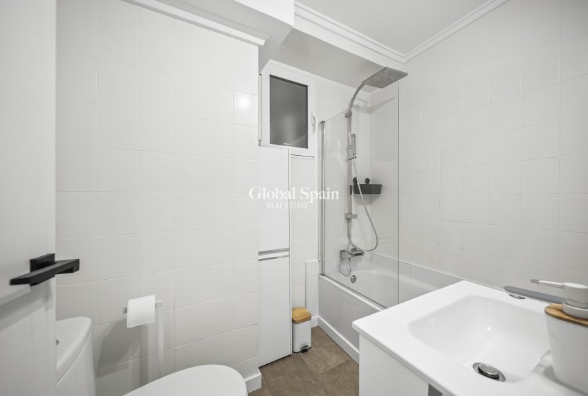 Odsprzedaż - MIESZKANIE -
TORREVIEJA - Puerto