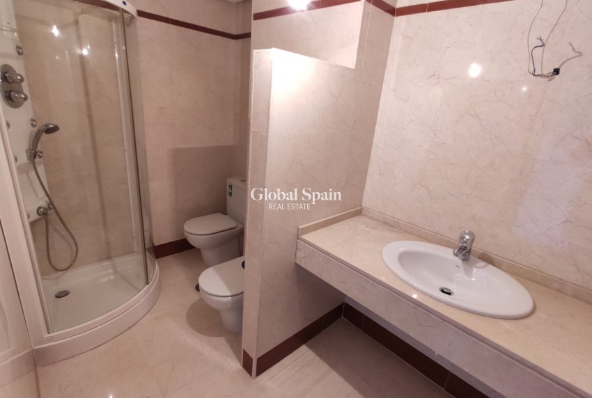 Odsprzedaż - MIESZKANIE -
TORREVIEJA - Puerto
