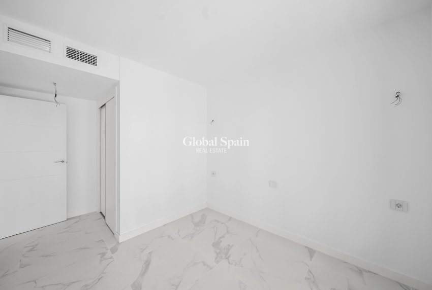 Odsprzedaż - MIESZKANIE -
TORREVIEJA - Punta prima