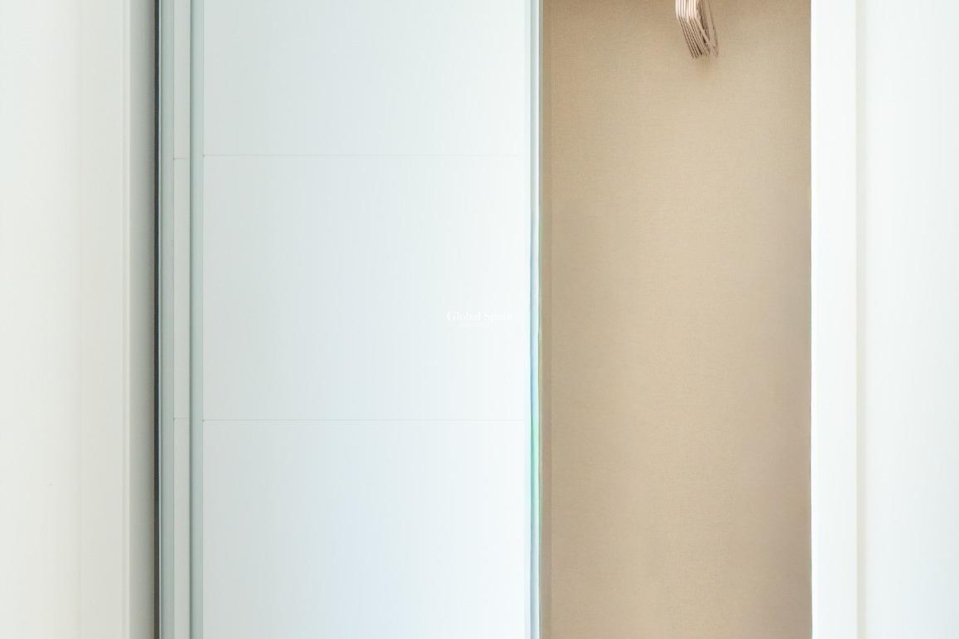 Odsprzedaż - MIESZKANIE -
TORREVIEJA - Punta Prima