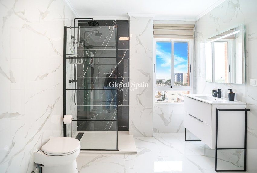 Odsprzedaż - MIESZKANIE -
TORREVIEJA - Punta Prima