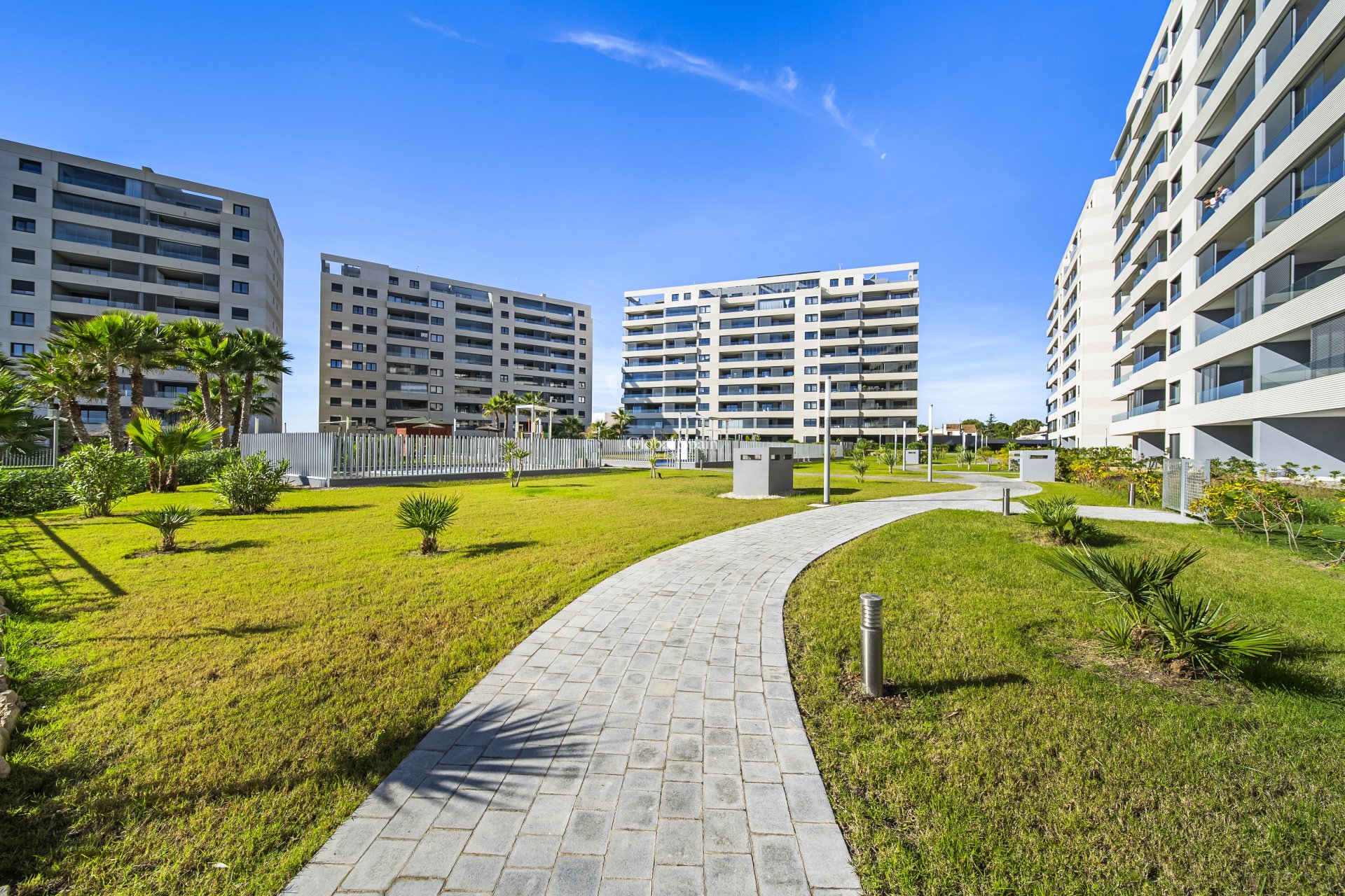 Odsprzedaż - MIESZKANIE -
TORREVIEJA - Punta prima