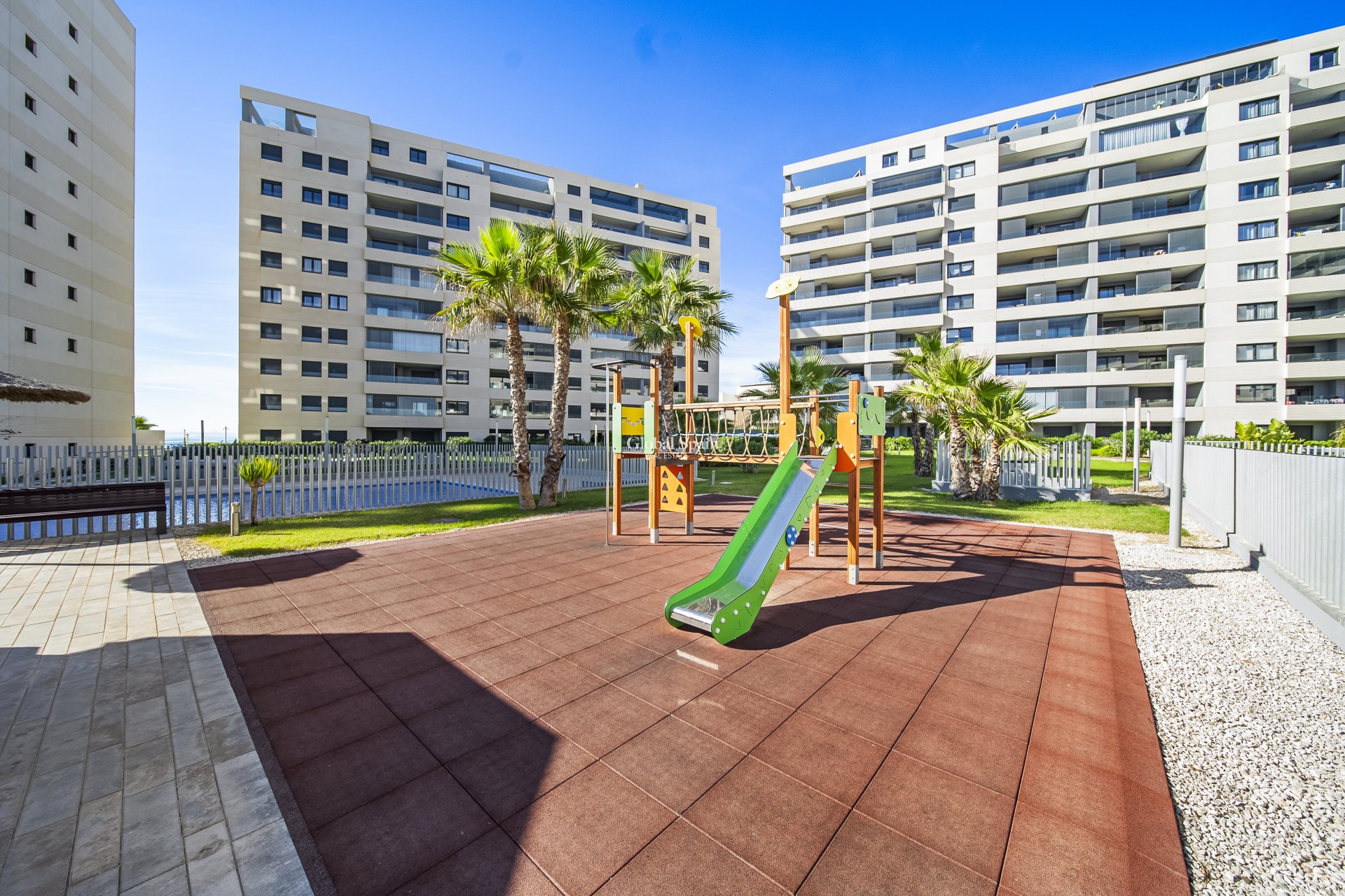 Odsprzedaż - MIESZKANIE -
TORREVIEJA - Punta prima