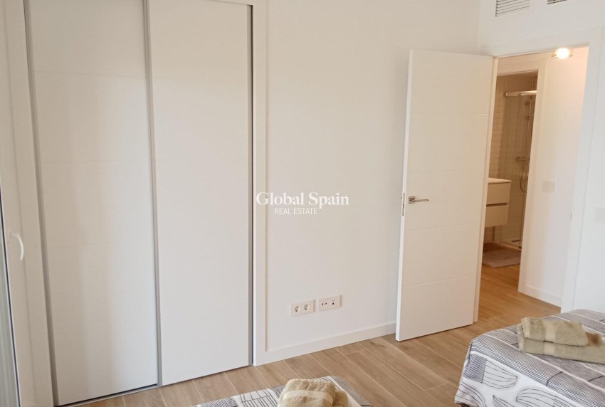 Odsprzedaż - MIESZKANIE -
TORREVIEJA - Punta Prima