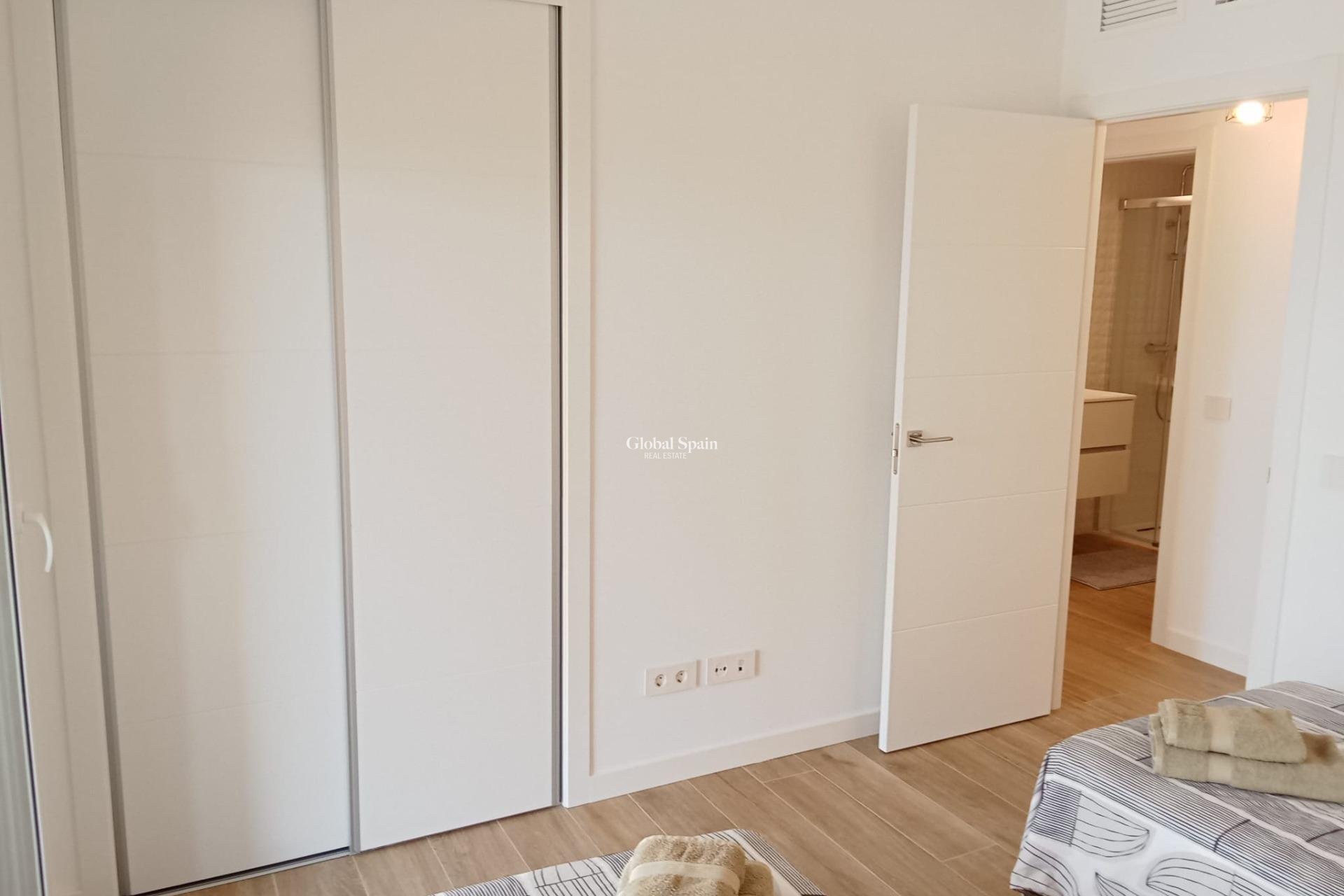 Odsprzedaż - MIESZKANIE -
TORREVIEJA - Punta Prima