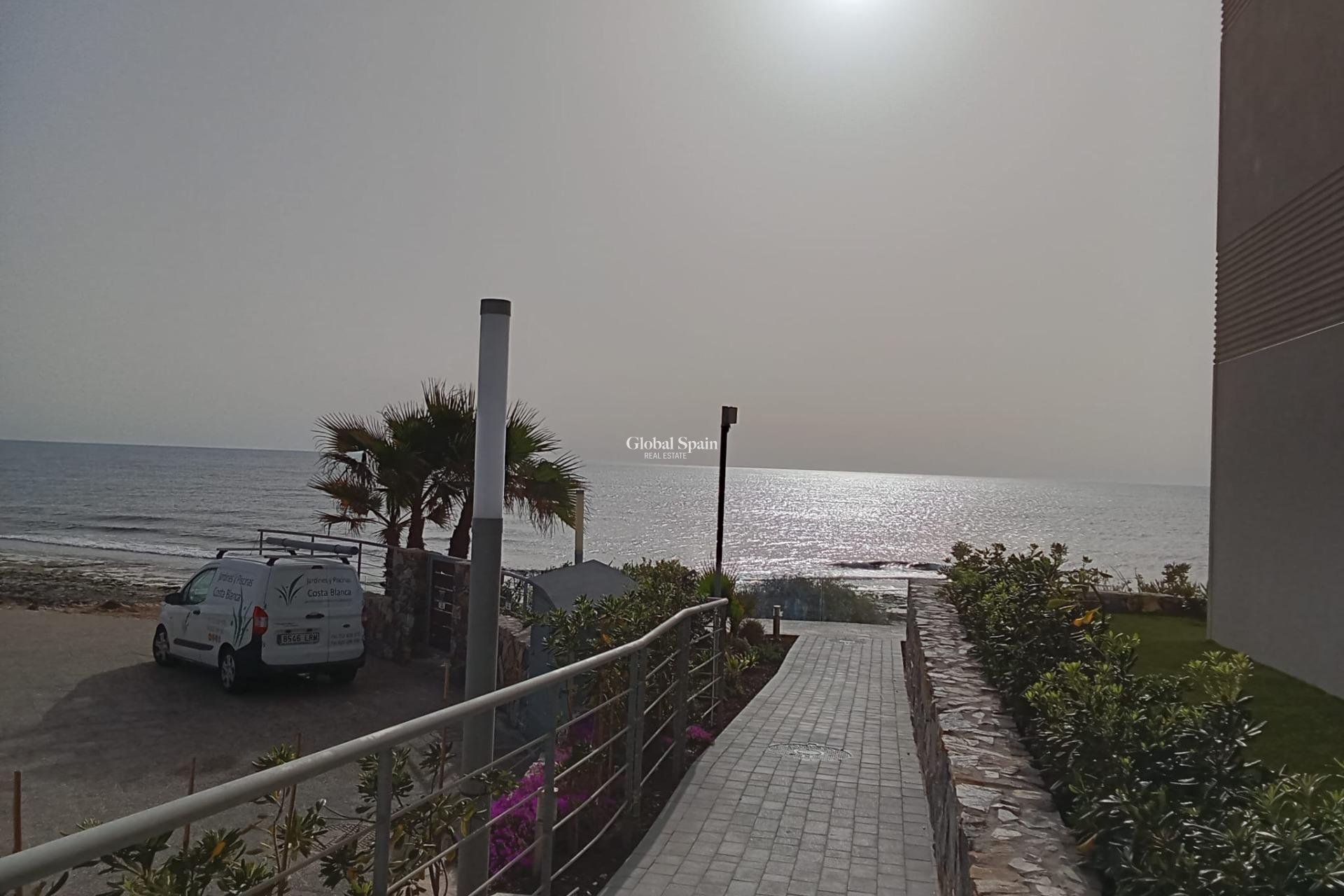 Odsprzedaż - MIESZKANIE -
TORREVIEJA - Punta Prima