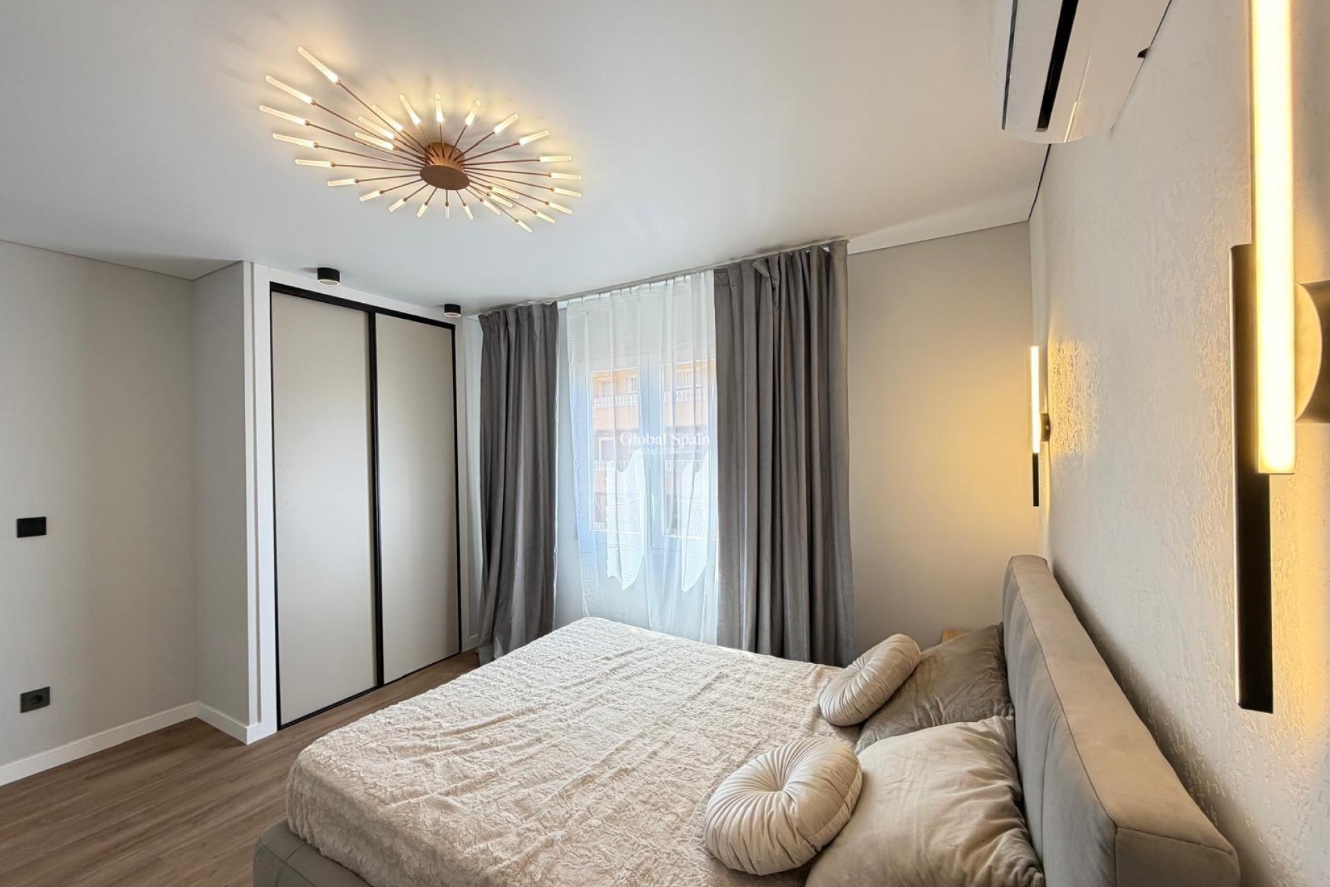 Odsprzedaż - MIESZKANIE -
TORREVIEJA - Punta Prima
