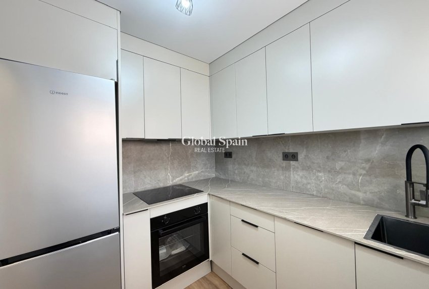Odsprzedaż - MIESZKANIE -
TORREVIEJA - Punta Prima
