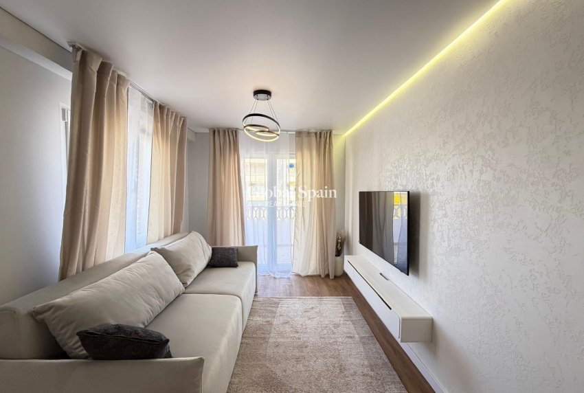 Odsprzedaż - MIESZKANIE -
TORREVIEJA - Punta Prima