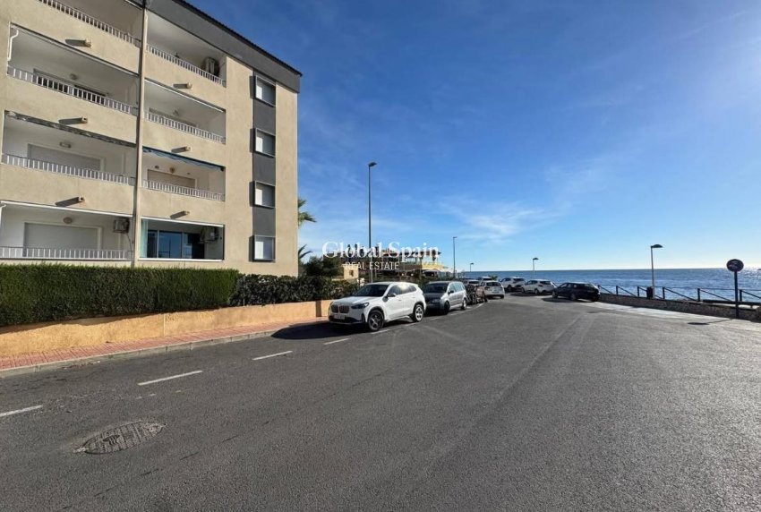 Odsprzedaż - MIESZKANIE -
TORREVIEJA - Punta Prima