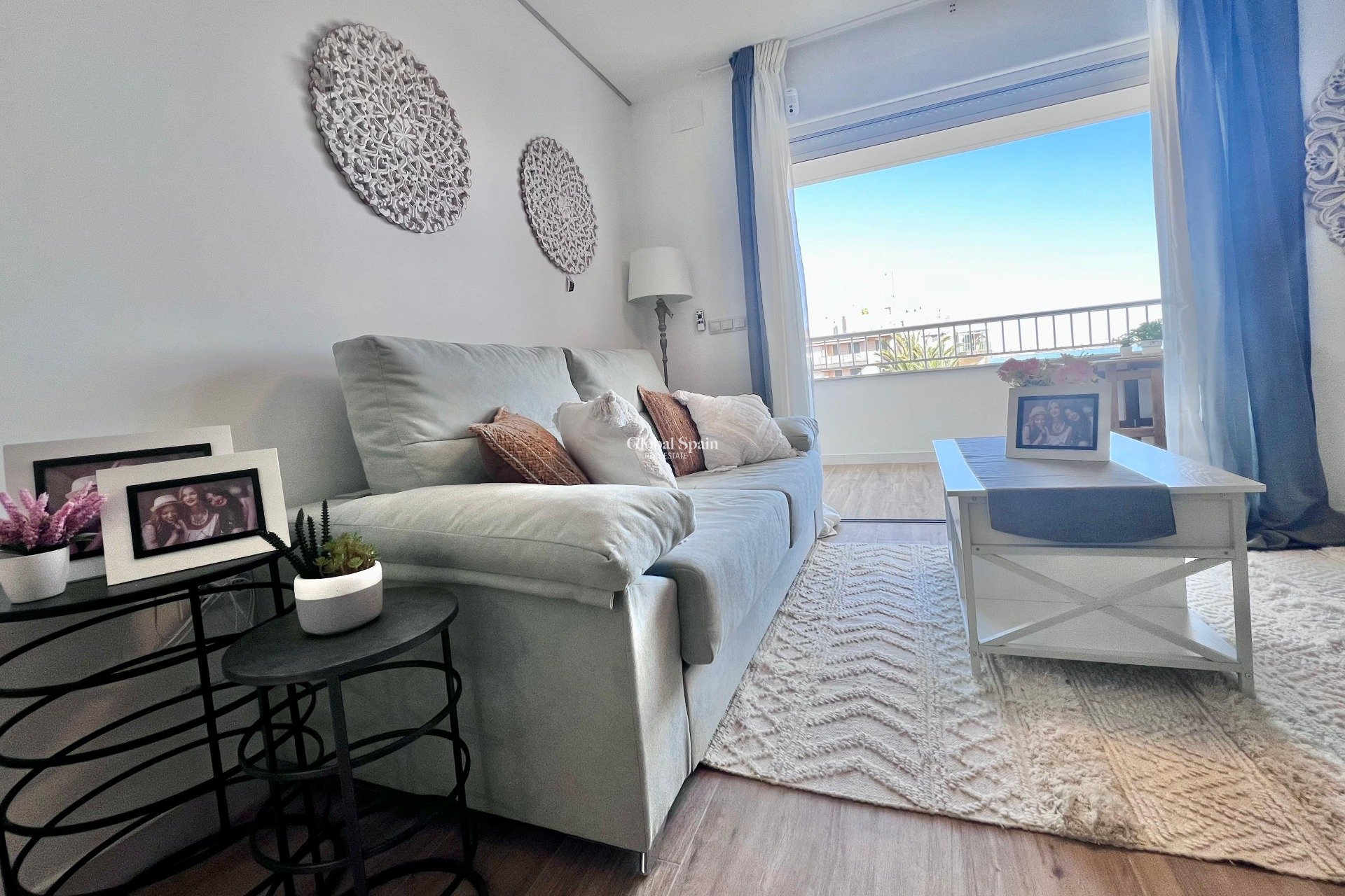 Odsprzedaż - MIESZKANIE -
TORREVIEJA - Punta prima