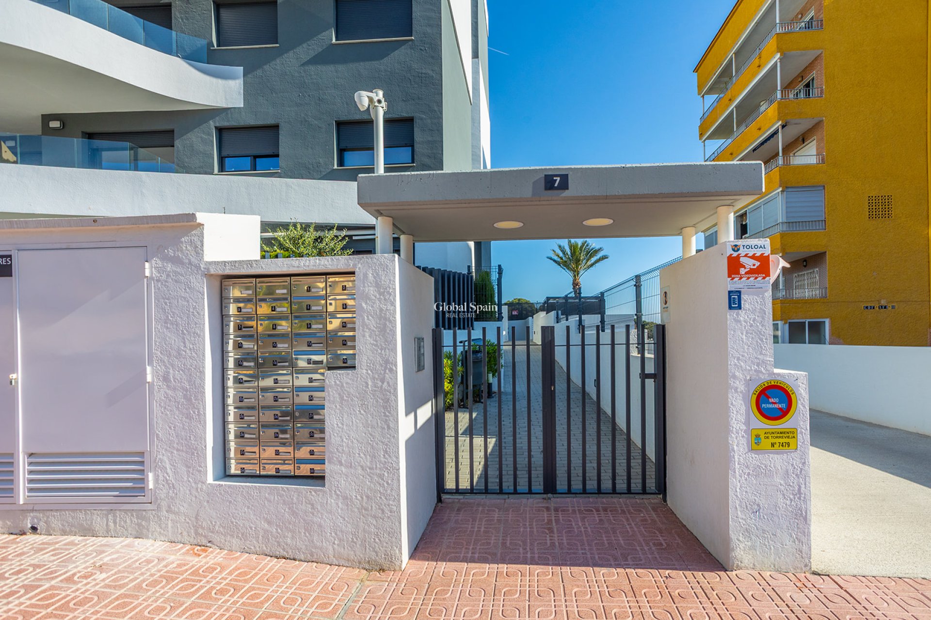 Odsprzedaż - MIESZKANIE -
TORREVIEJA - Rocio del Mar