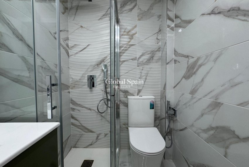 Odsprzedaż - MIESZKANIE -
TORREVIEJA - Torrevieja