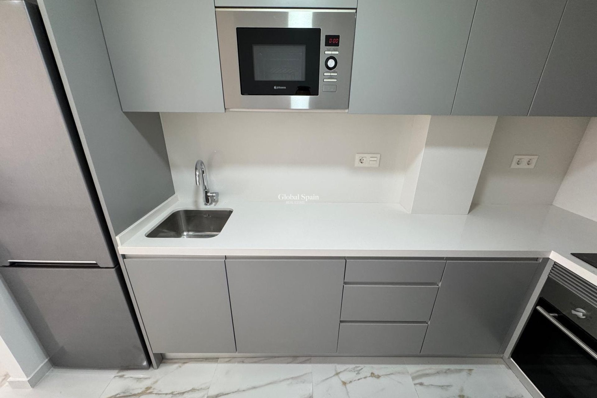 Odsprzedaż - MIESZKANIE -
TORREVIEJA - Torrevieja