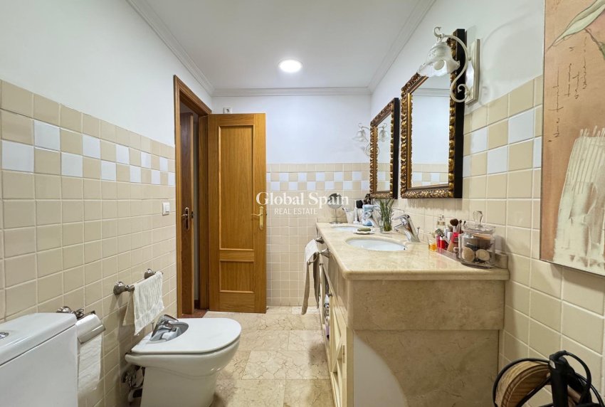 Odsprzedaż - MIESZKANIE -
TORREVIEJA - Torrevieja